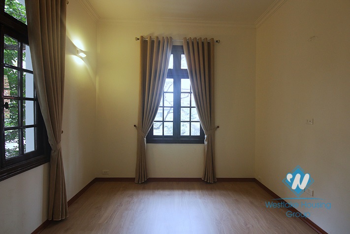 White house with courtyard for rent in Tay Ho district  